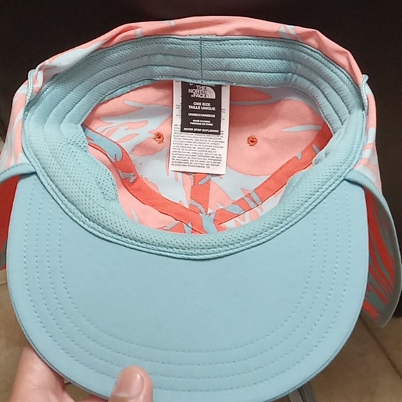 The North Face v sun cap c.never stop exploring. - Picture 6 of 6